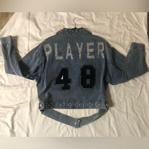 AZALEA  WANG PLAYER APPLIQUÉ RHINESTONE STUDDED DENIM JACKET SIZE  SIZE: LARGE